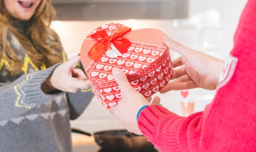 Новогодние подарки для детей от компании: Как удивить маленьких гостей сладостями от компании Яшкино